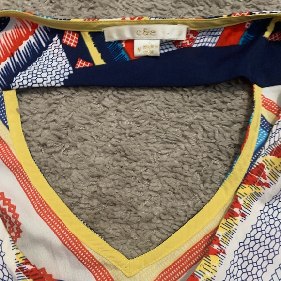 Women’s C & E Short Sleeve Blouse Medium - Picture 4 of 4